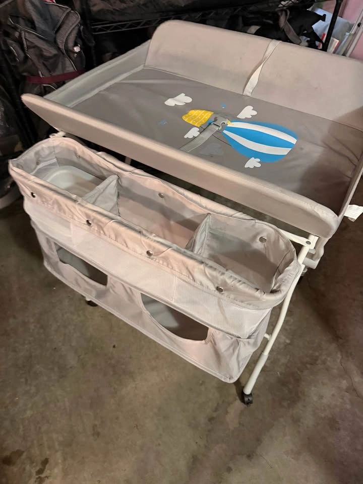 BABY FOLDABLE DIAPER CHANGING TABLE - photo 2