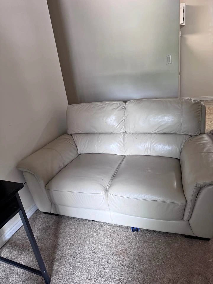 Love seat