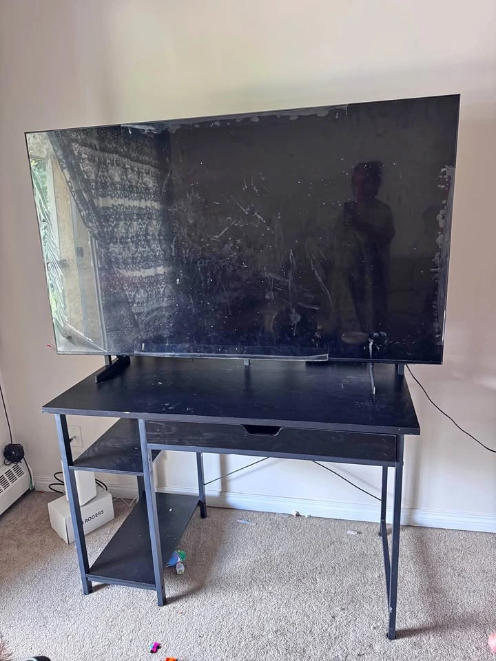 Tv + table