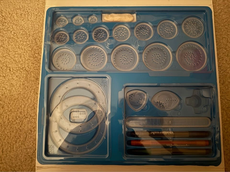 Spirograph Deluxe Drawing Set - photo 3