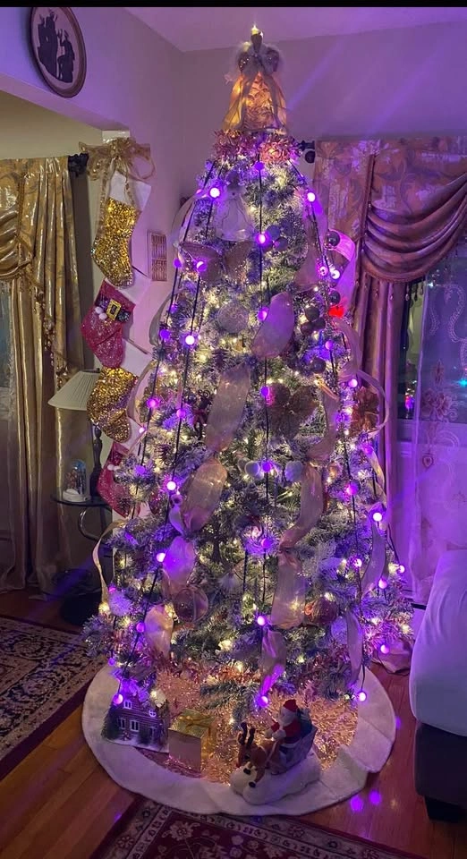 Snow Christmas tree with lights - photo 2
