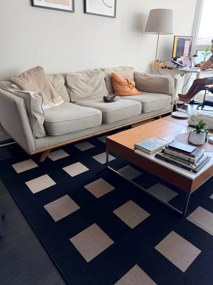 Large black and cream square pattern area rug (6 by 9) - photo 4