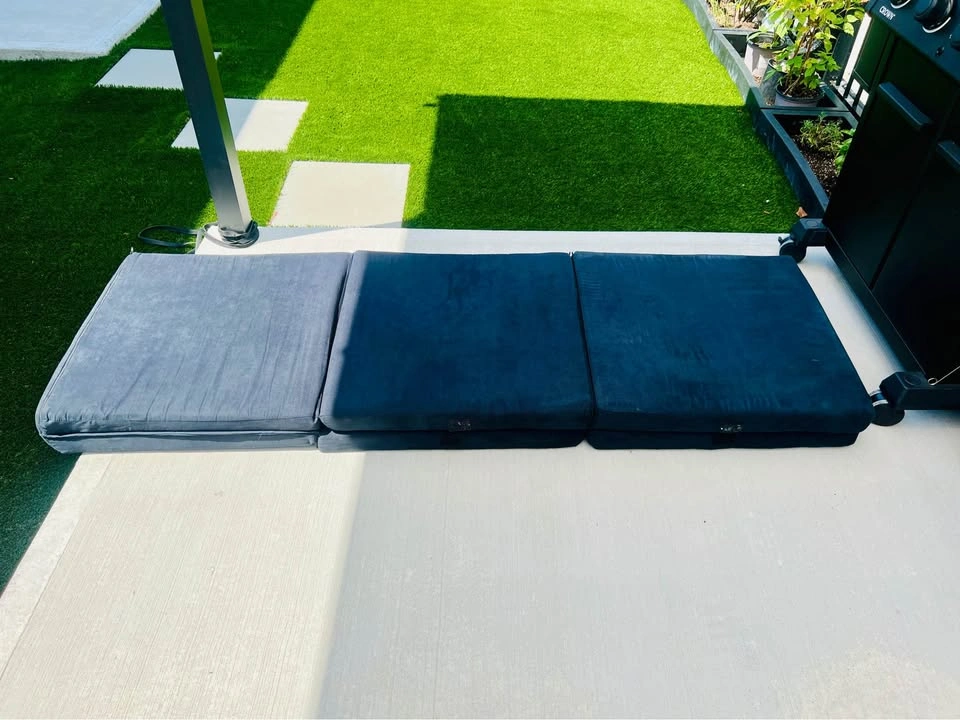 Foldable Black Large mat / soft floor chair for guests or kids - photo 5