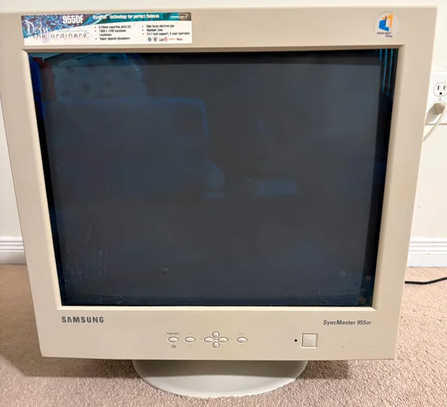 Vintage Samsung SyncMaster 955DF 16" CRT Monitor thumbnail