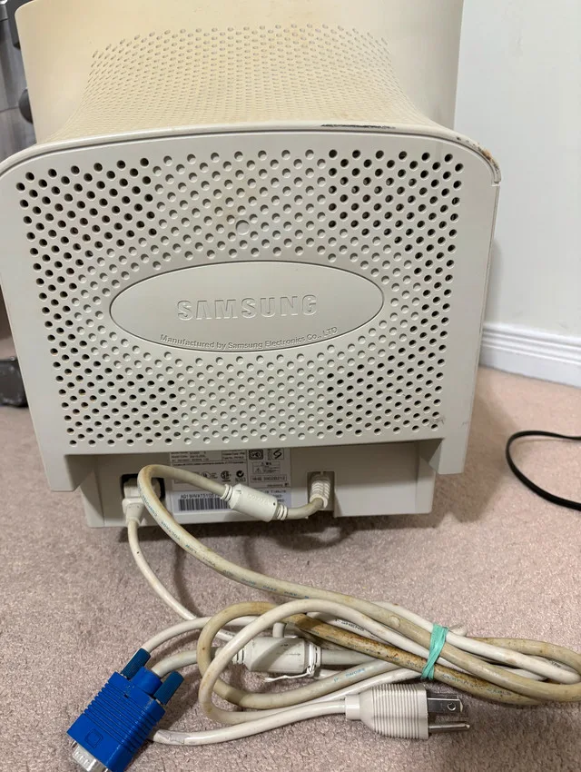 Vintage Samsung SyncMaster 955DF 16" CRT Monitor image indicator(8)