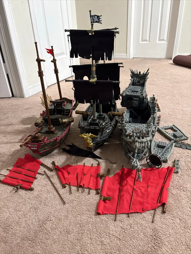Mega Bloks Pirates of the Caribbean Lot (As Is) thumbnail