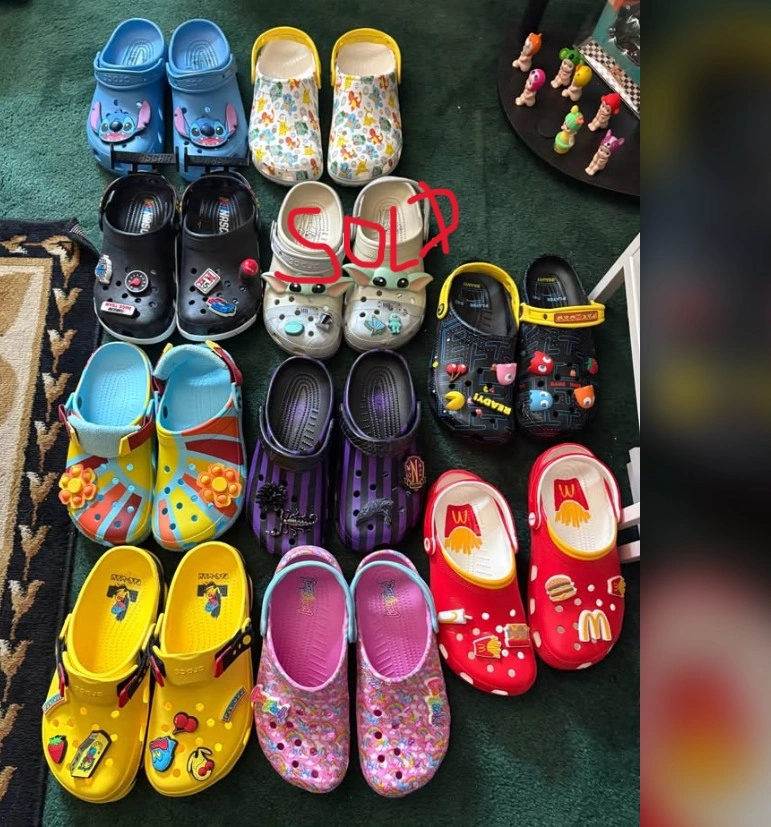 Women's Size 9 / Men's Size 7 Crocs - photo 4