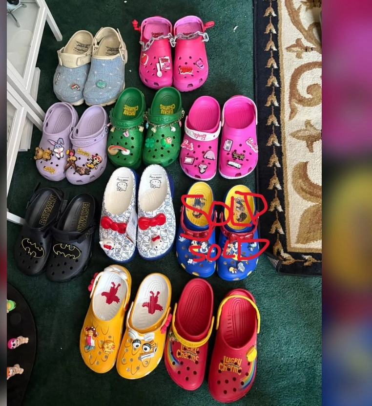 Women's Size 9 / Men's Size 7 Crocs - photo 5