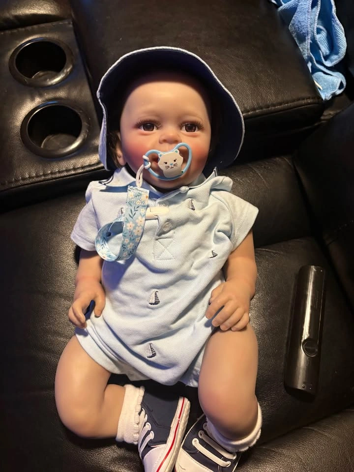 Reborn Baby life size doll. Will trade for tonies - photo 2