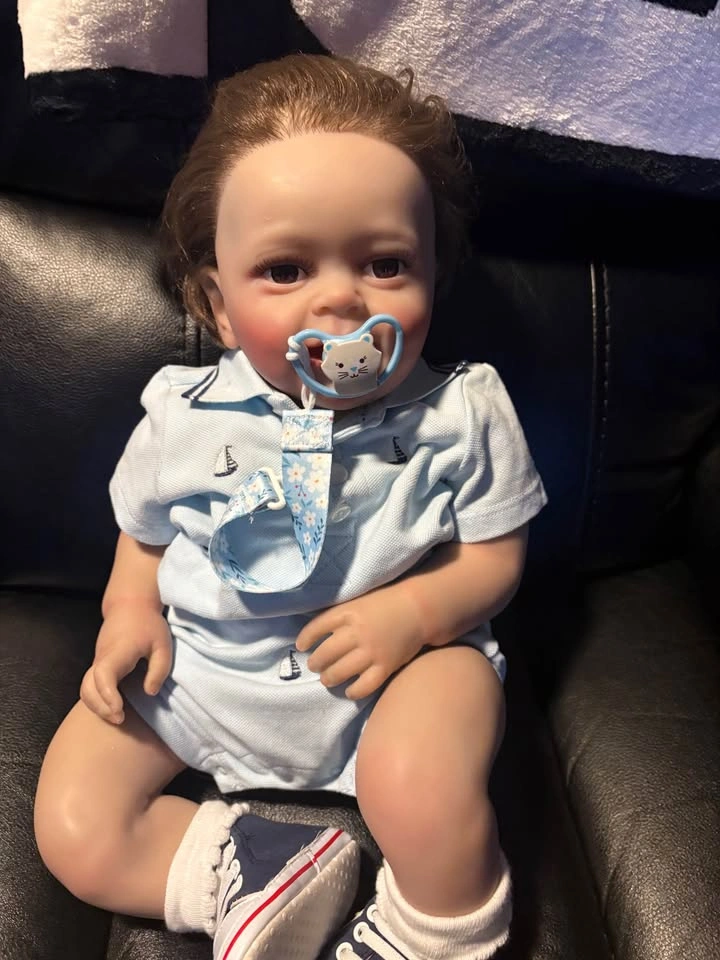 Reborn Baby life size doll. Will trade for tonies - photo 3