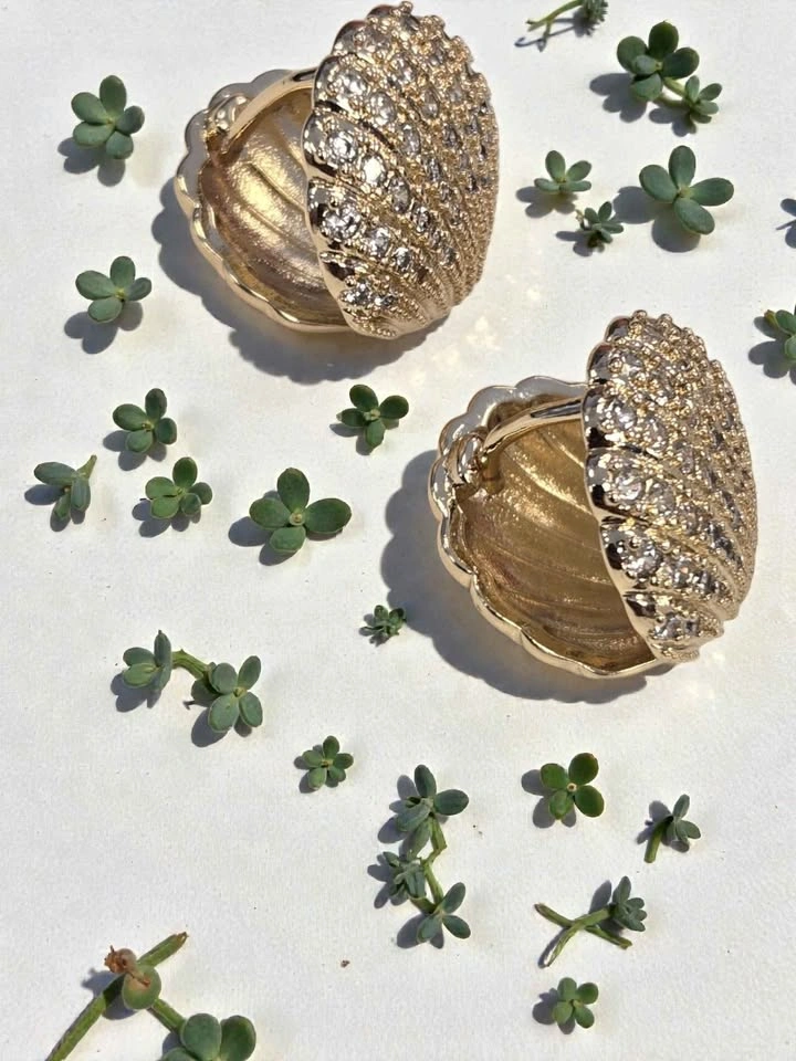Sparkly Gold Seashell Earrings – Crystal Rhinestone Studs - photo 2