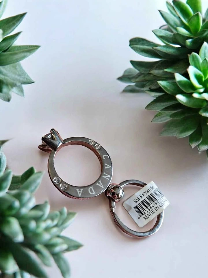 Canada Souvenir Diamond Ring Keychain