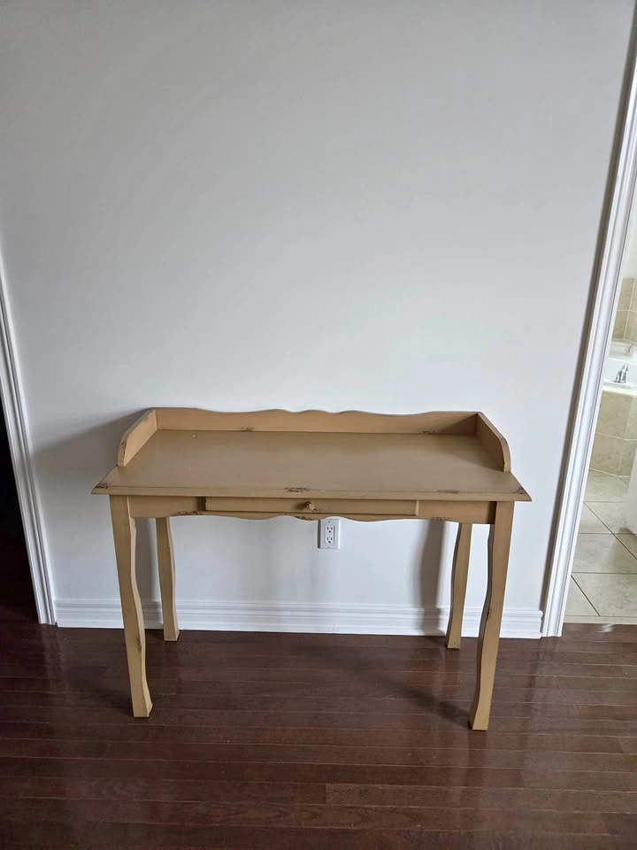 Dressing table