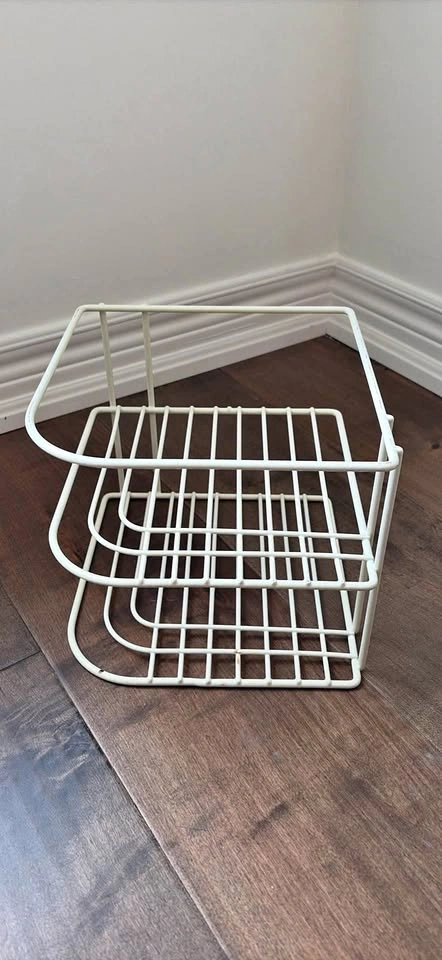Dishes stand