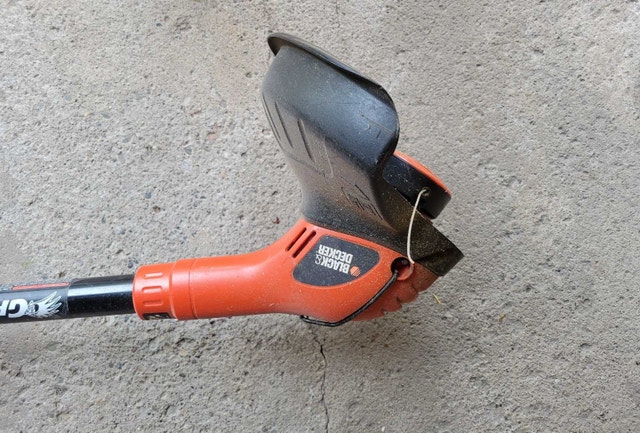 Weed Eater and Black & Decker Grass String Trimmer - photo 4