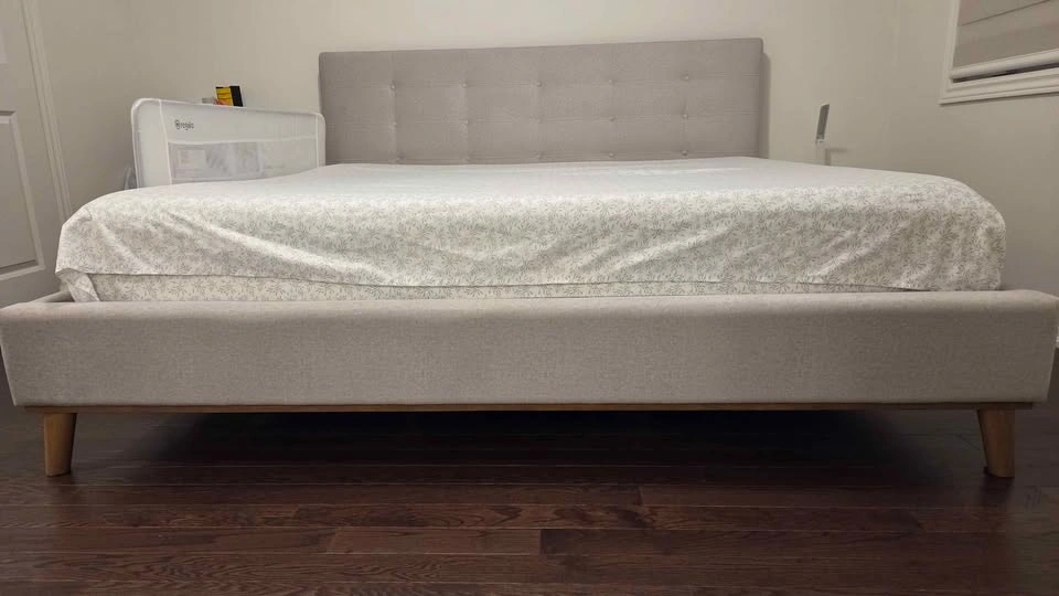 King size bed - photo 3