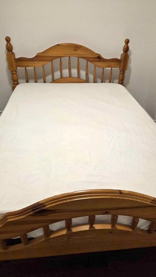 Double size bed for sale