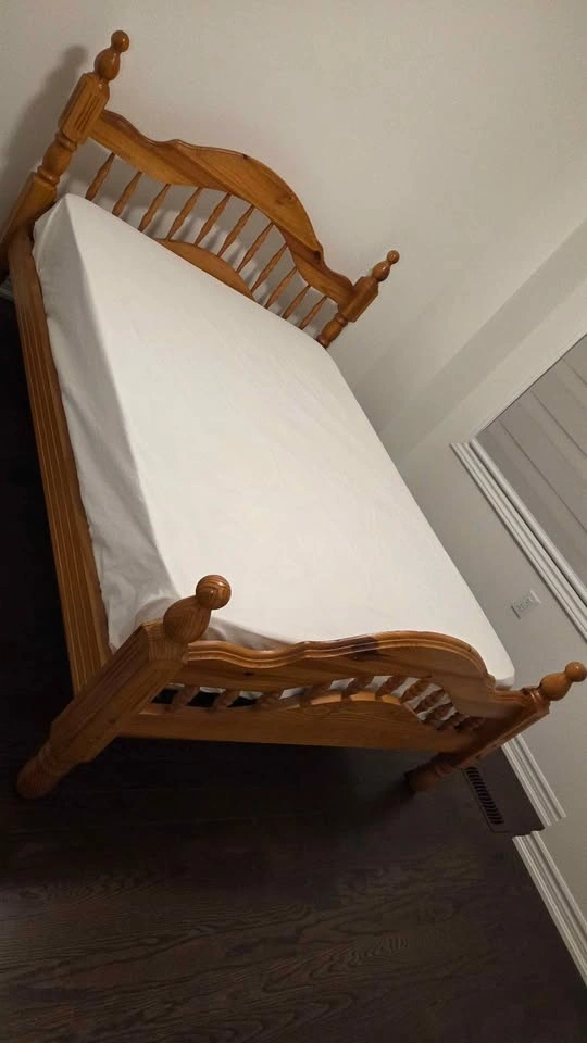 Double size bed for sale - photo 2