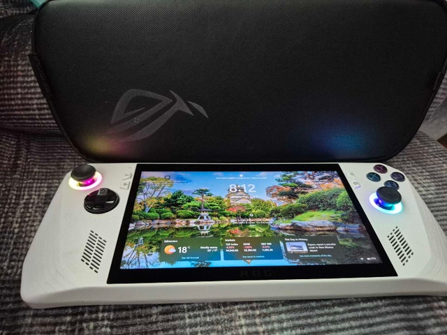 ASUS ROG Ally - photo 2