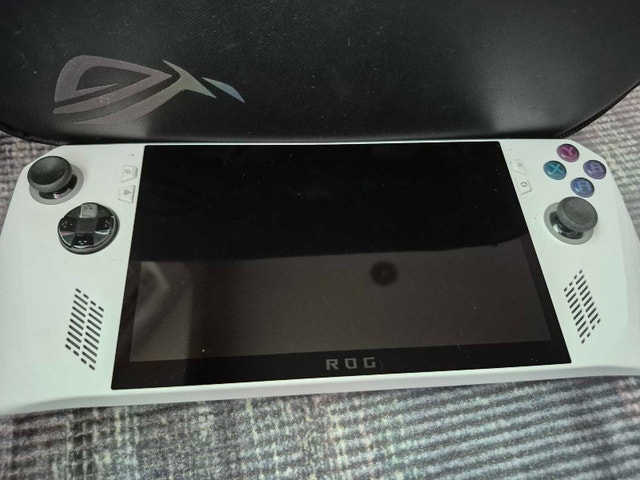 ASUS ROG Ally - photo 3