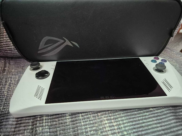 ASUS ROG Ally - photo 4