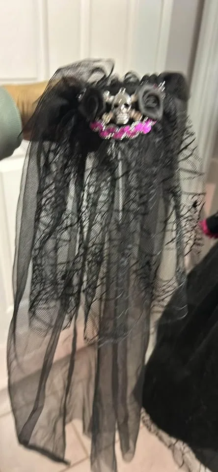 Skeleton bride costume size 4 image indicator(5)