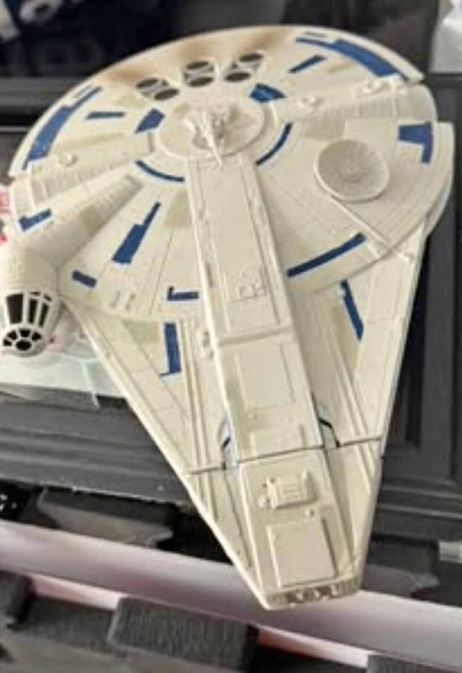Star Wars Hasbro Millennium Falcon (White/Blue Solo Edition)