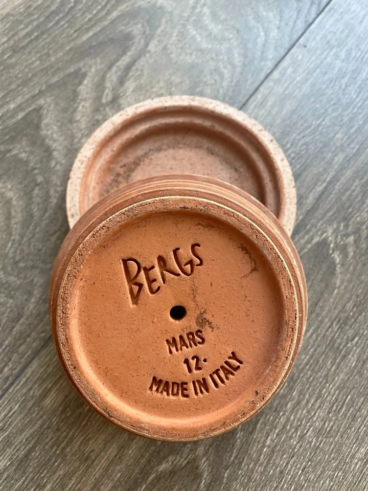 BERGS 'Mars' Unglazed Pot & Saucer
