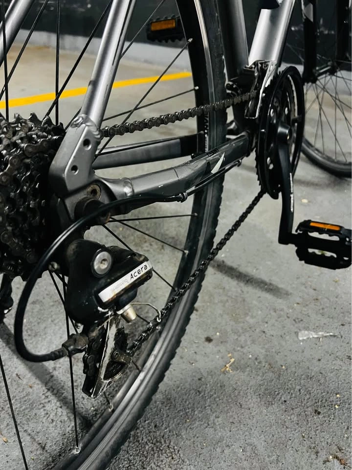 Giant Roam Hybrid Adult Bike - photo 4