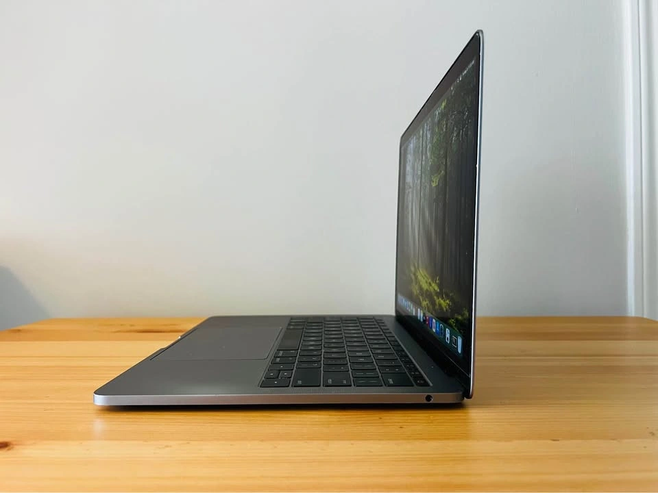 13” Macbook Pro i7-16GB RAM-256GB Storage - photo 4