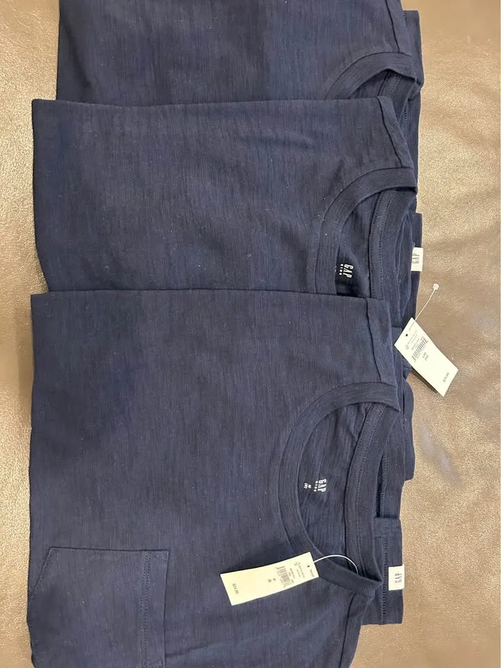 gap navy tees (x3) - size medium (8) and large (10) image indicator(2)