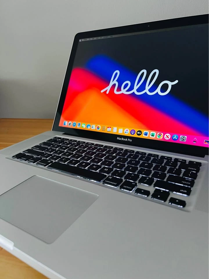 15” Macbook Pro i7, 8gb RAM, 256GB Storage - photo 2