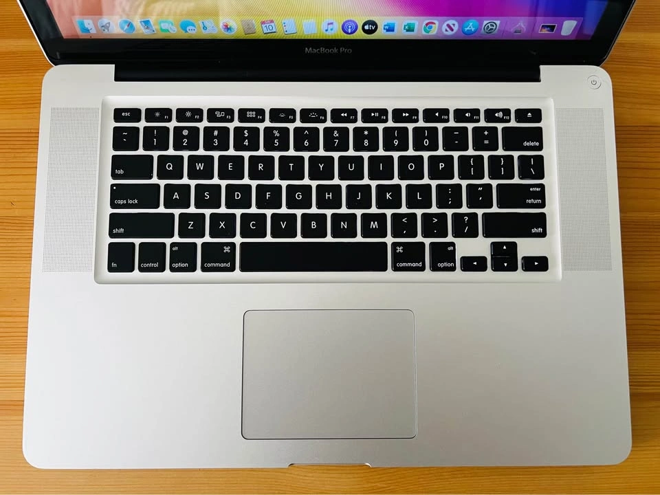 15” Macbook Pro i7, 8gb RAM, 256GB Storage - photo 4