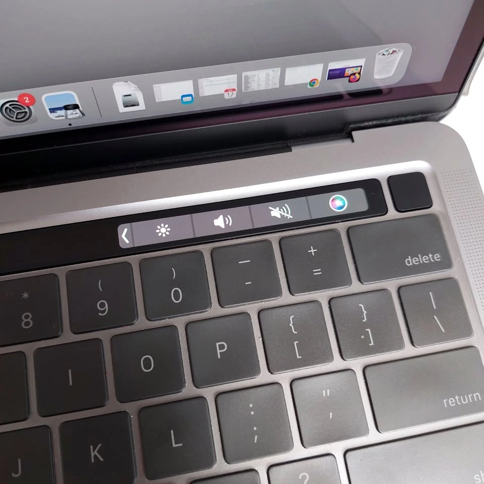 MacBook Pro 13-inch (2020) – Four Thunderbolt 3 Ports – Intel i5 - photo 5