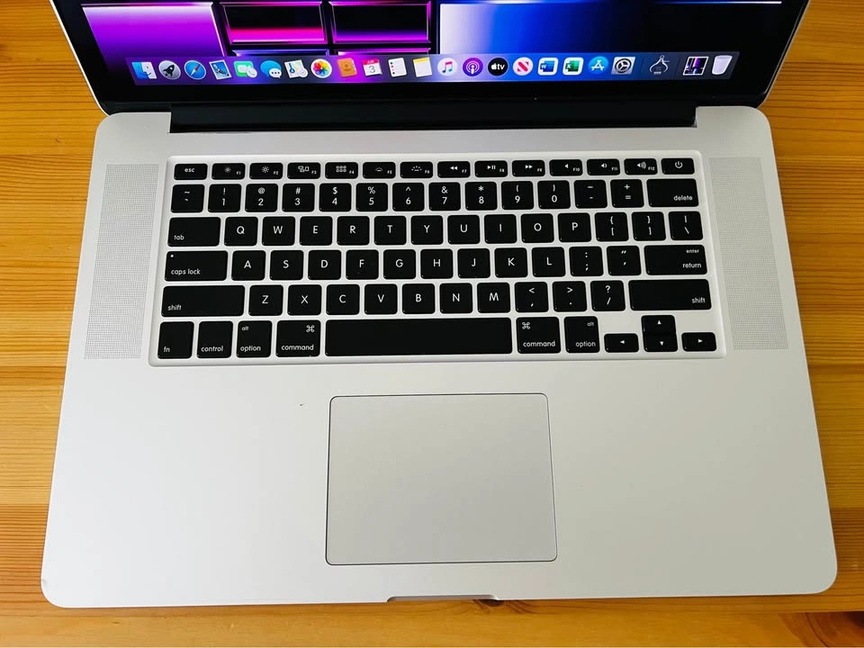15” Macbook Pro i7-16GB RAM - photo 2