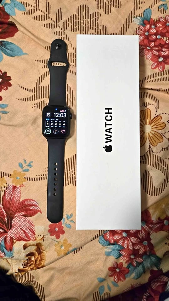 Apple Watch SE 3rd Gen 44mm (GPS) - Midnight Aluminum