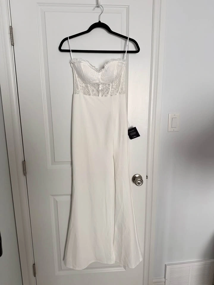 BRAND NEW Never Worn Lulu’s White Maxi Dress – XS