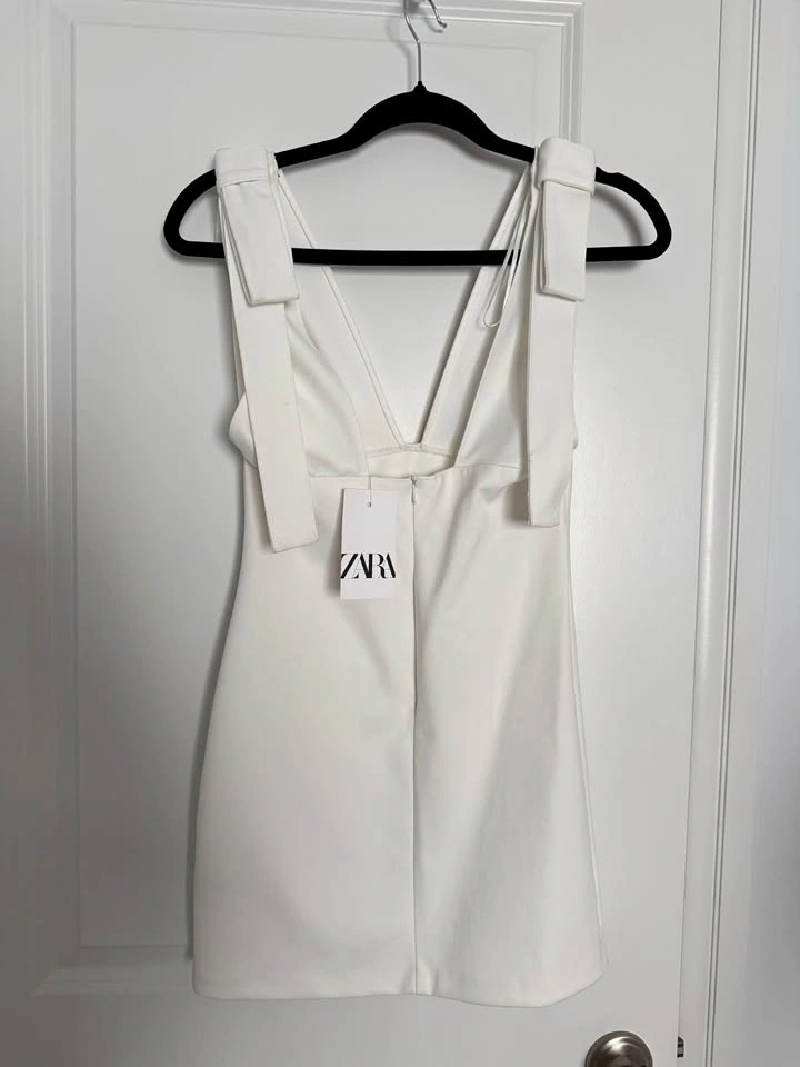 BRAND NEW Never Worn Zara White Mini Dress – XS