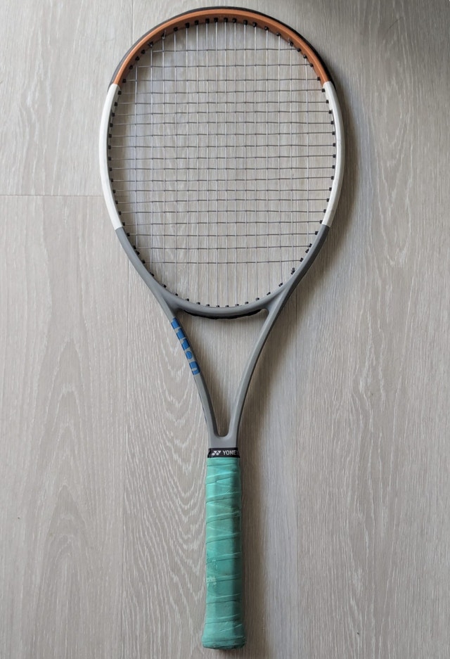 Wilson Blade 98 16x19 v7 Roland Garros Edition