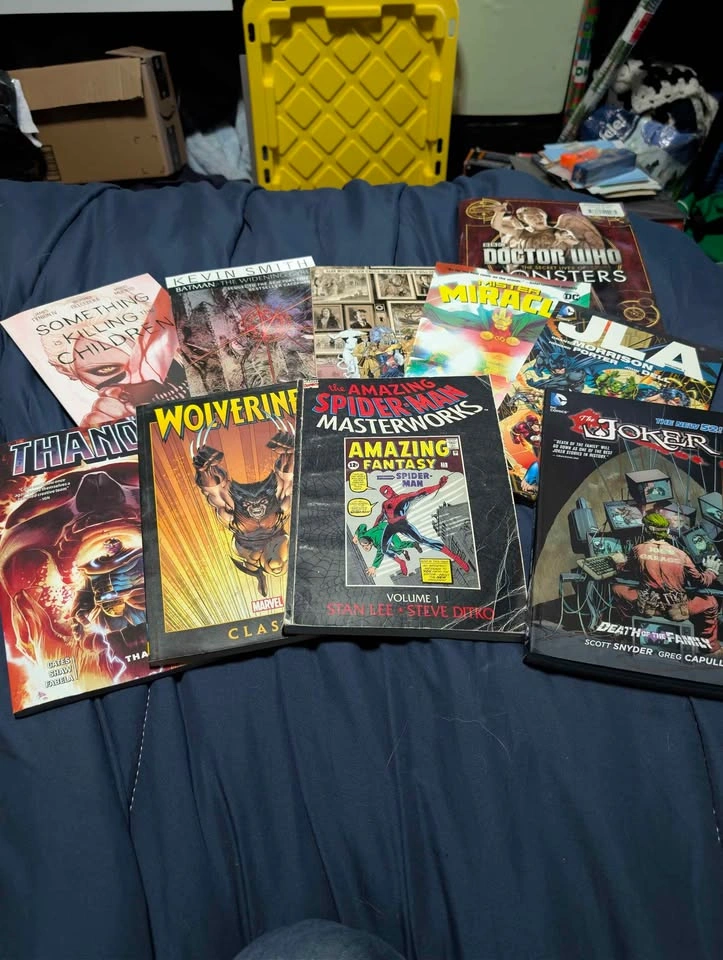 Graphic Novels - photo 2