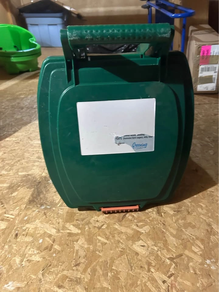 Green Organic Waste Bin with Wheels - photo 2
