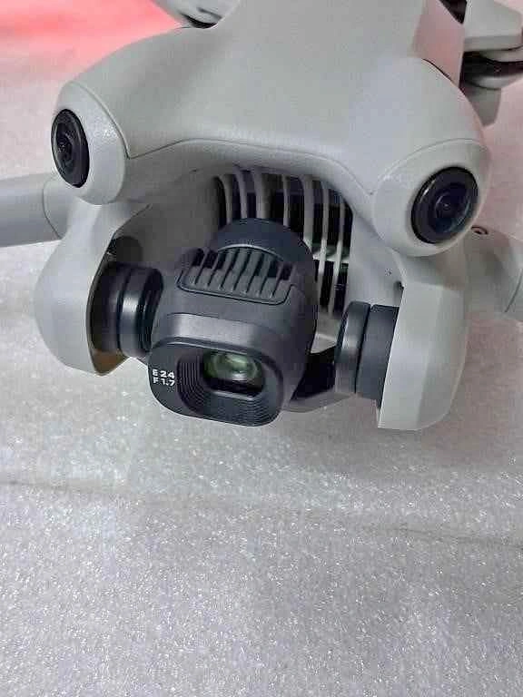 DJI Mini 4 Pro Fly More Bundle – For Parts or Repair