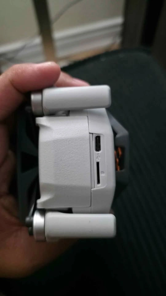 DJI Mini 4 Pro Fly More Bundle – For Parts or Repair - photo 3
