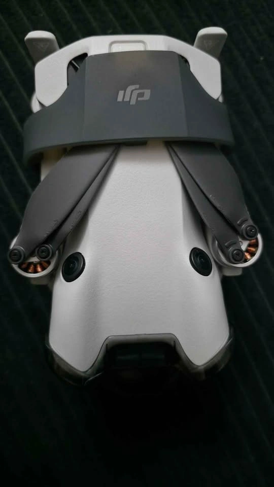 DJI Mini 4 Pro Fly More Bundle – For Parts or Repair - photo 5