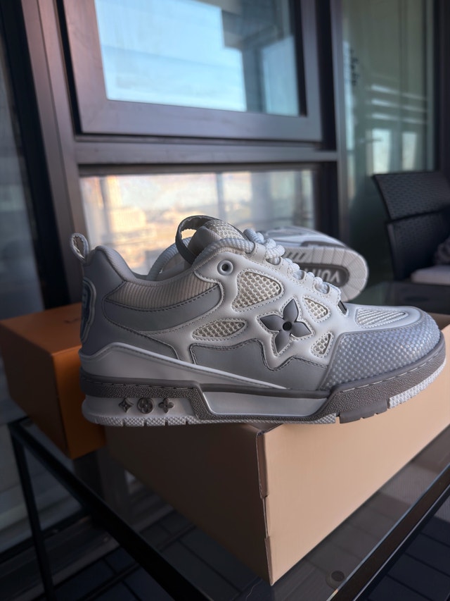 Louis Vuitton Skate Sneaker Size 9.5 - photo 2