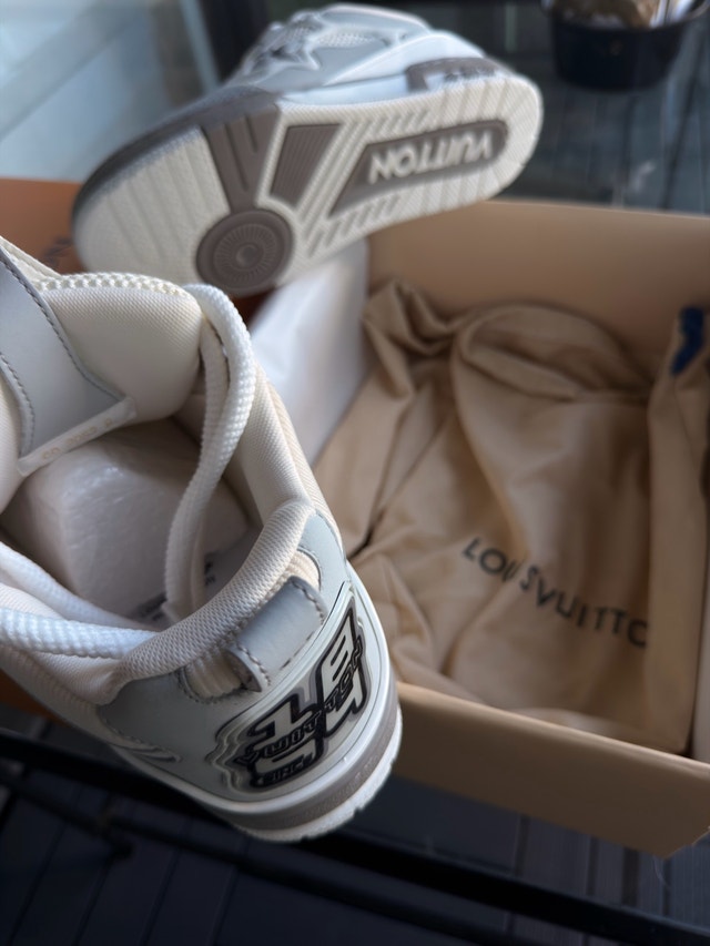 Louis Vuitton Skate Sneaker Size 9.5 - photo 5