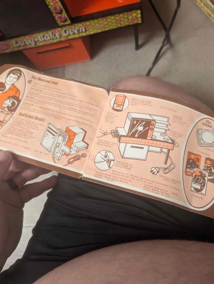 Vintage Betty Crocker easy bake oven - photo 4