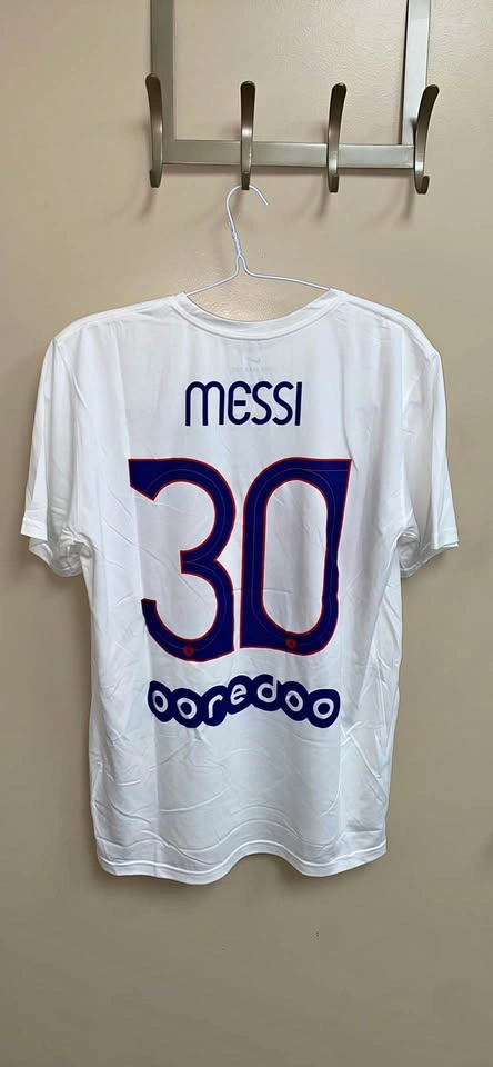 Leo Messi Nike T-Shirt Mens Large BRAND NEW WITH TAGS