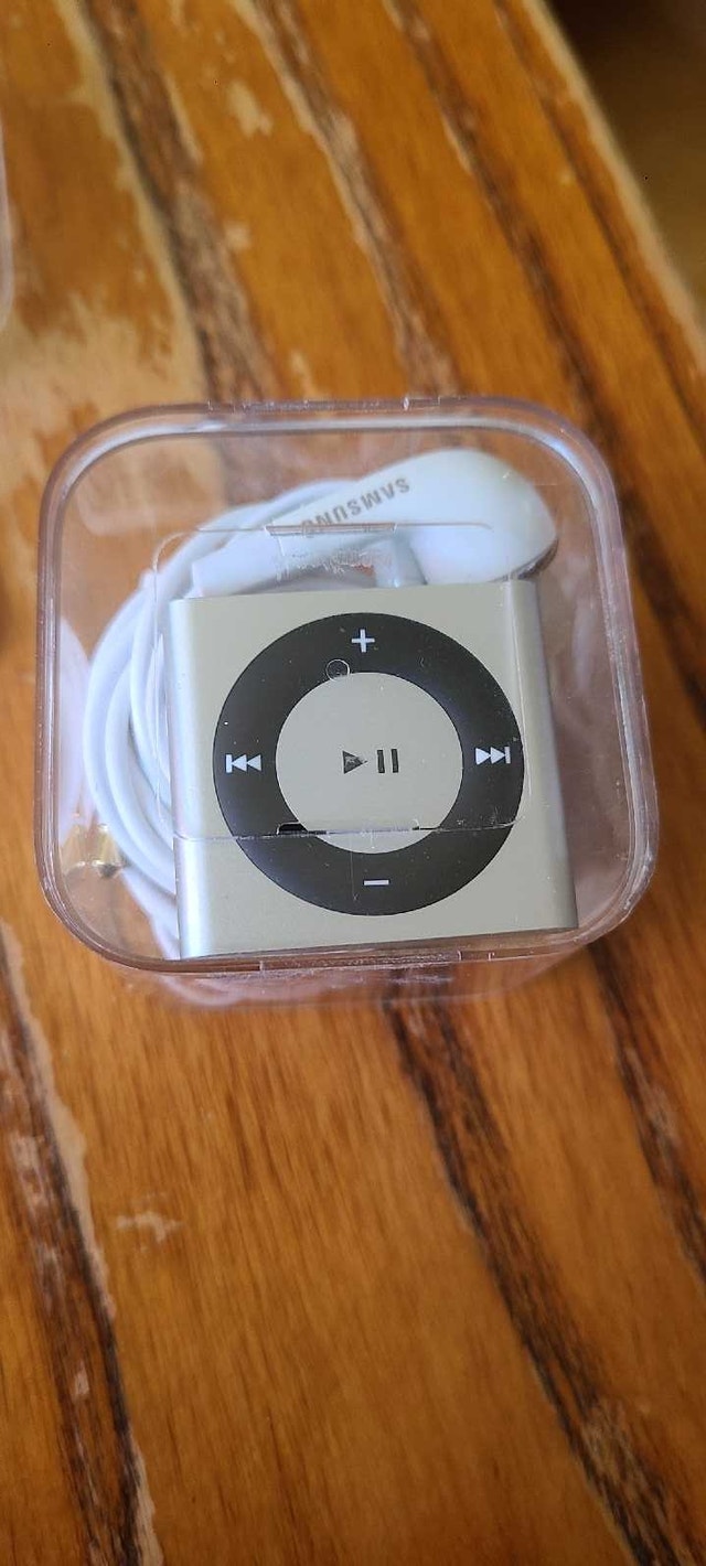 Apple iPod Shuffle..like new