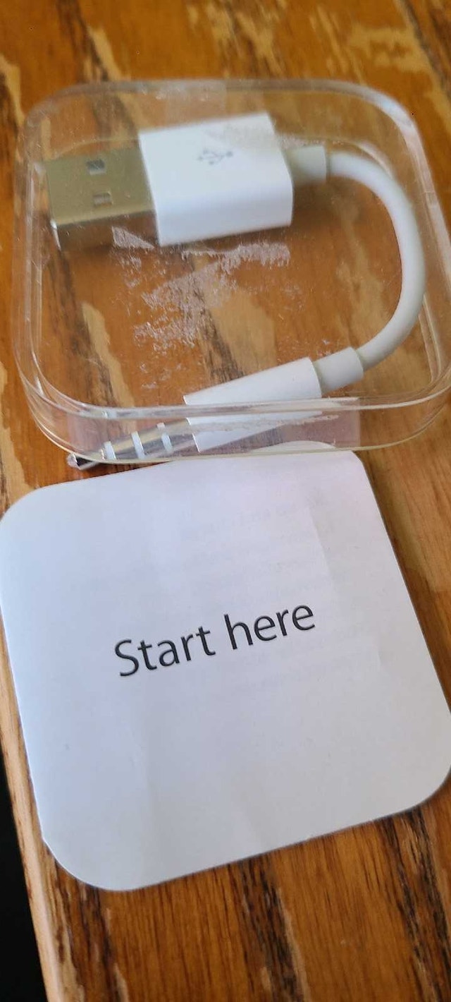 Apple iPod Shuffle..like new - photo 2
